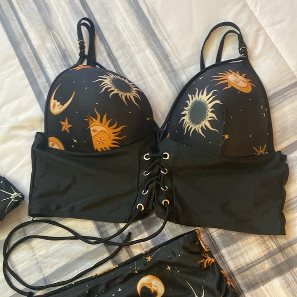 THREE PIECE SWIMSUIT - LIKE NEW! Size XXXL. Swimsuit bottom and 2 tops. - Picture 3 of 9